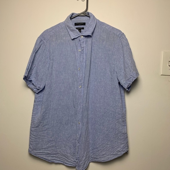 Banana republic short sleeved mens chambray button down shirt, standard fit - Picture 4 of 4